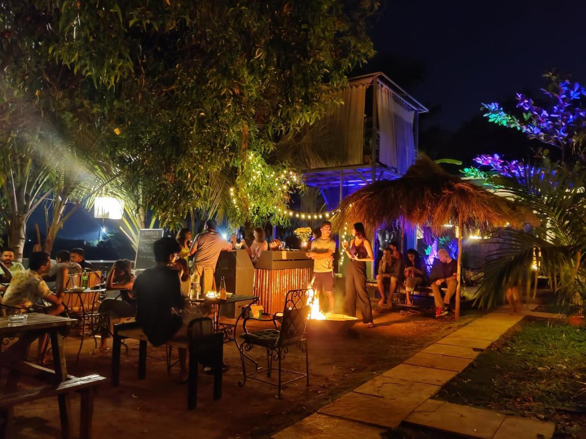 Wonderland Hostel Anjuna Buitenkant foto
