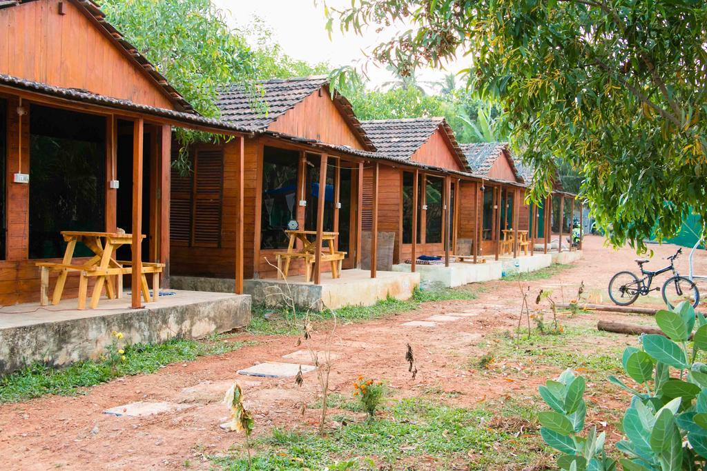Wonderland Hostel Anjuna Buitenkant foto