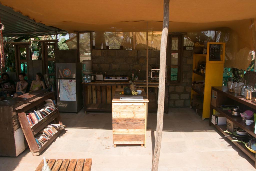 Wonderland Hostel Anjuna Buitenkant foto