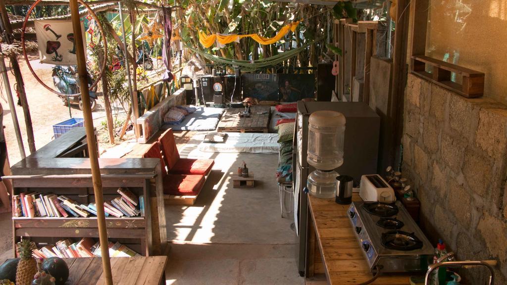 Wonderland Hostel Anjuna Buitenkant foto