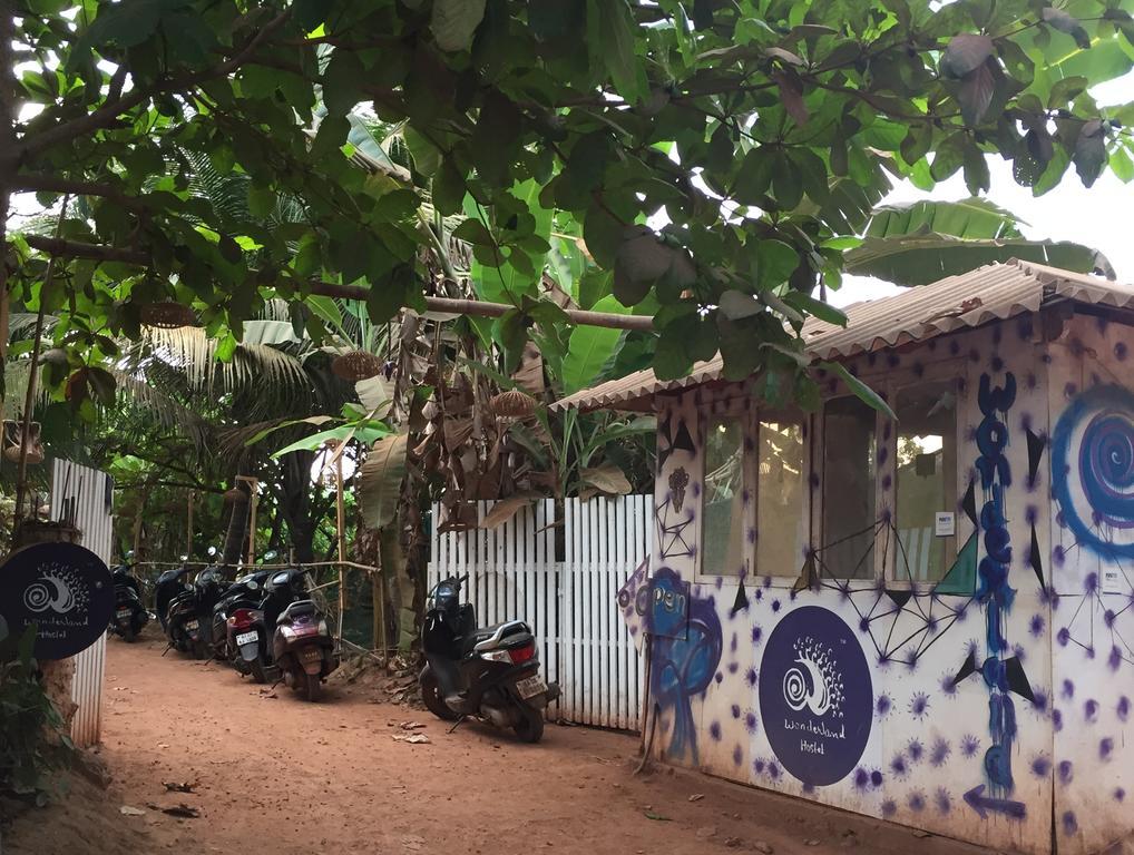 Wonderland Hostel Anjuna Buitenkant foto
