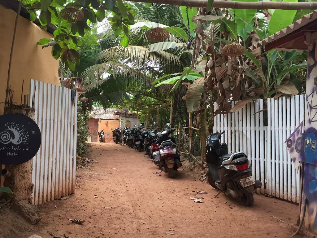 Wonderland Hostel Anjuna Buitenkant foto