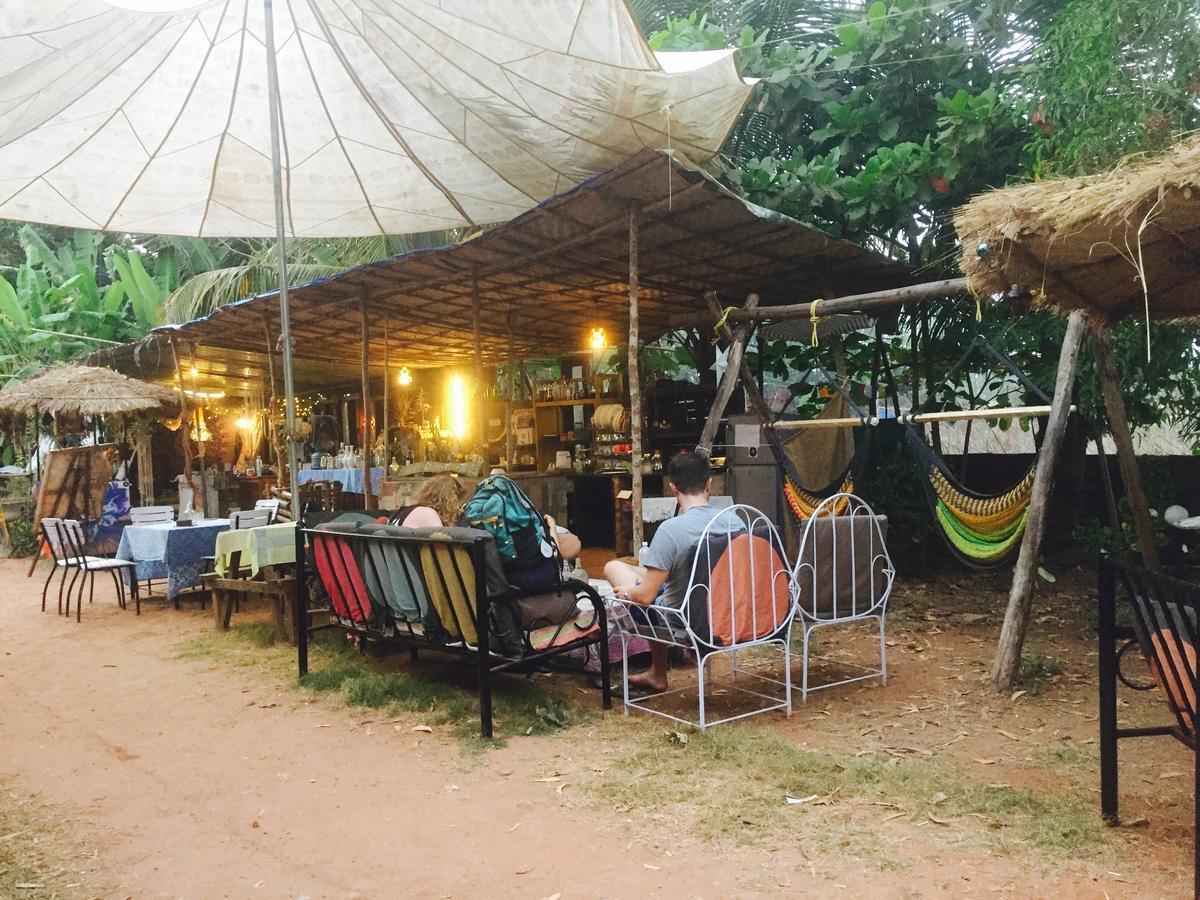 Wonderland Hostel Anjuna Buitenkant foto