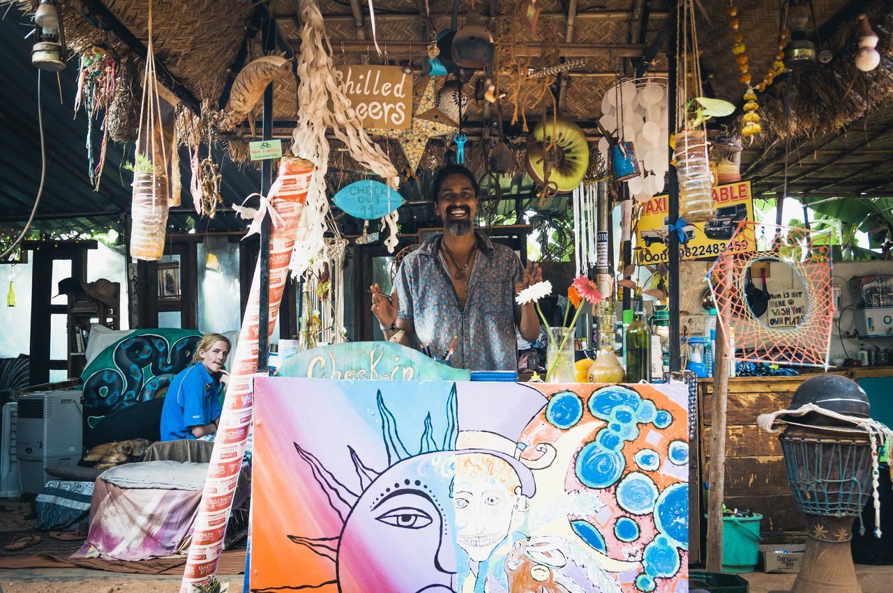 Wonderland Hostel Anjuna Buitenkant foto