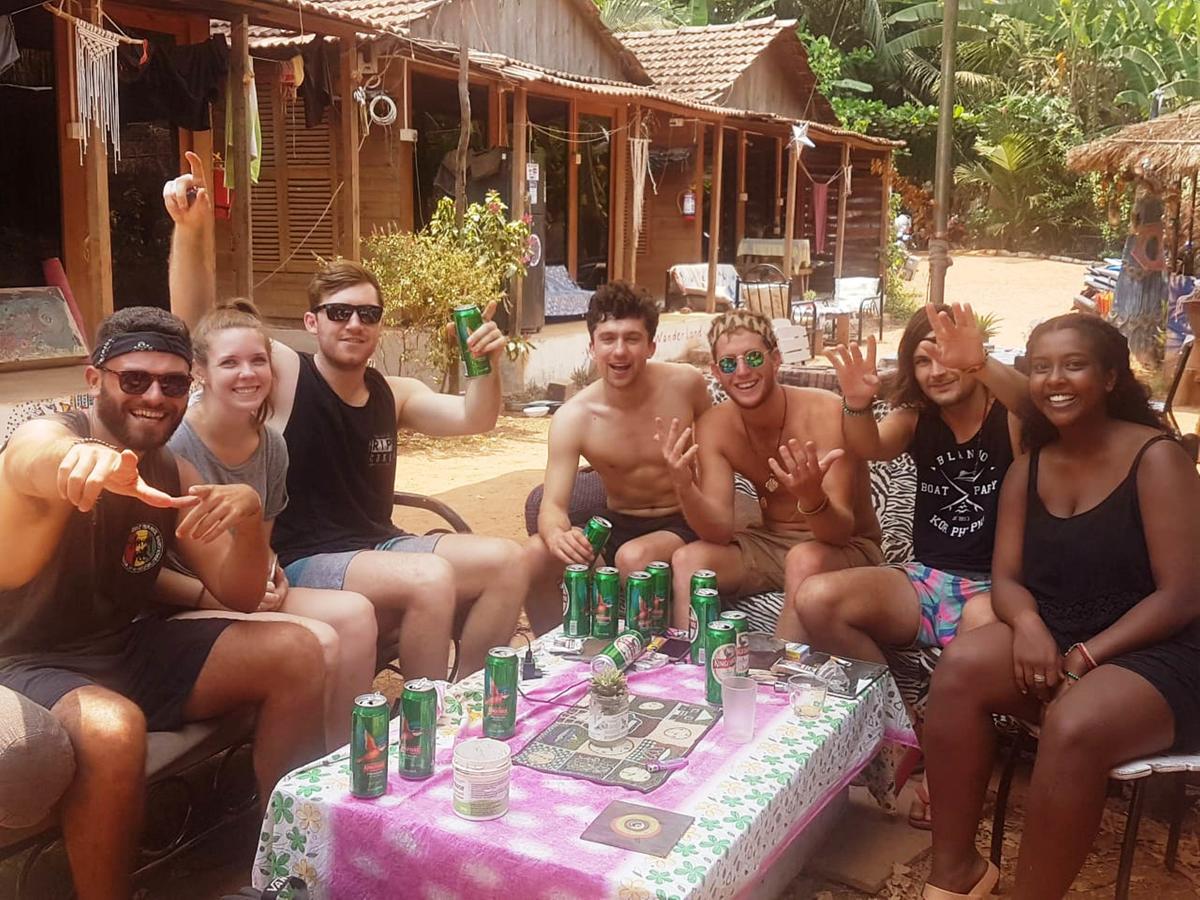 Wonderland Hostel Anjuna Buitenkant foto