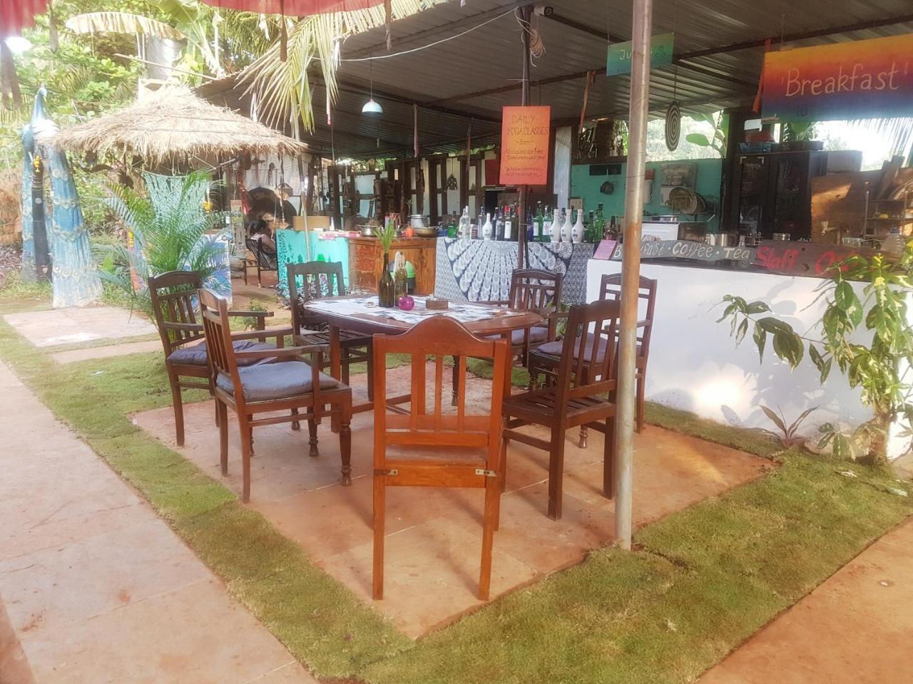 Wonderland Hostel Anjuna Buitenkant foto